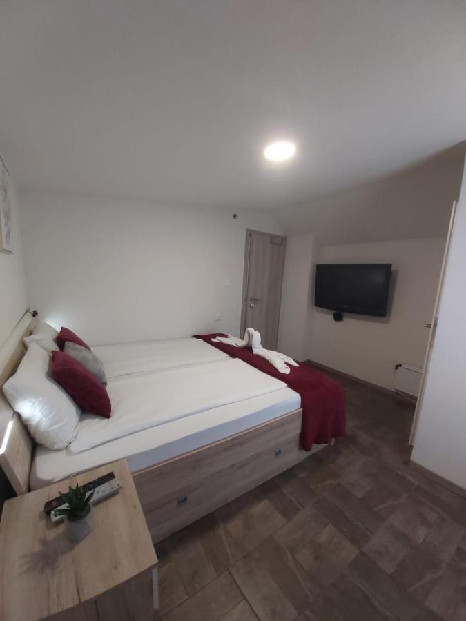 Panda Rooms Maribor Bagian luar foto