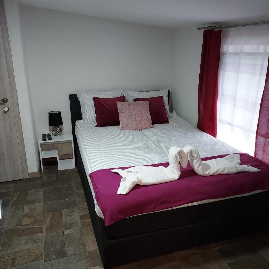 Panda Rooms Maribor Bagian luar foto
