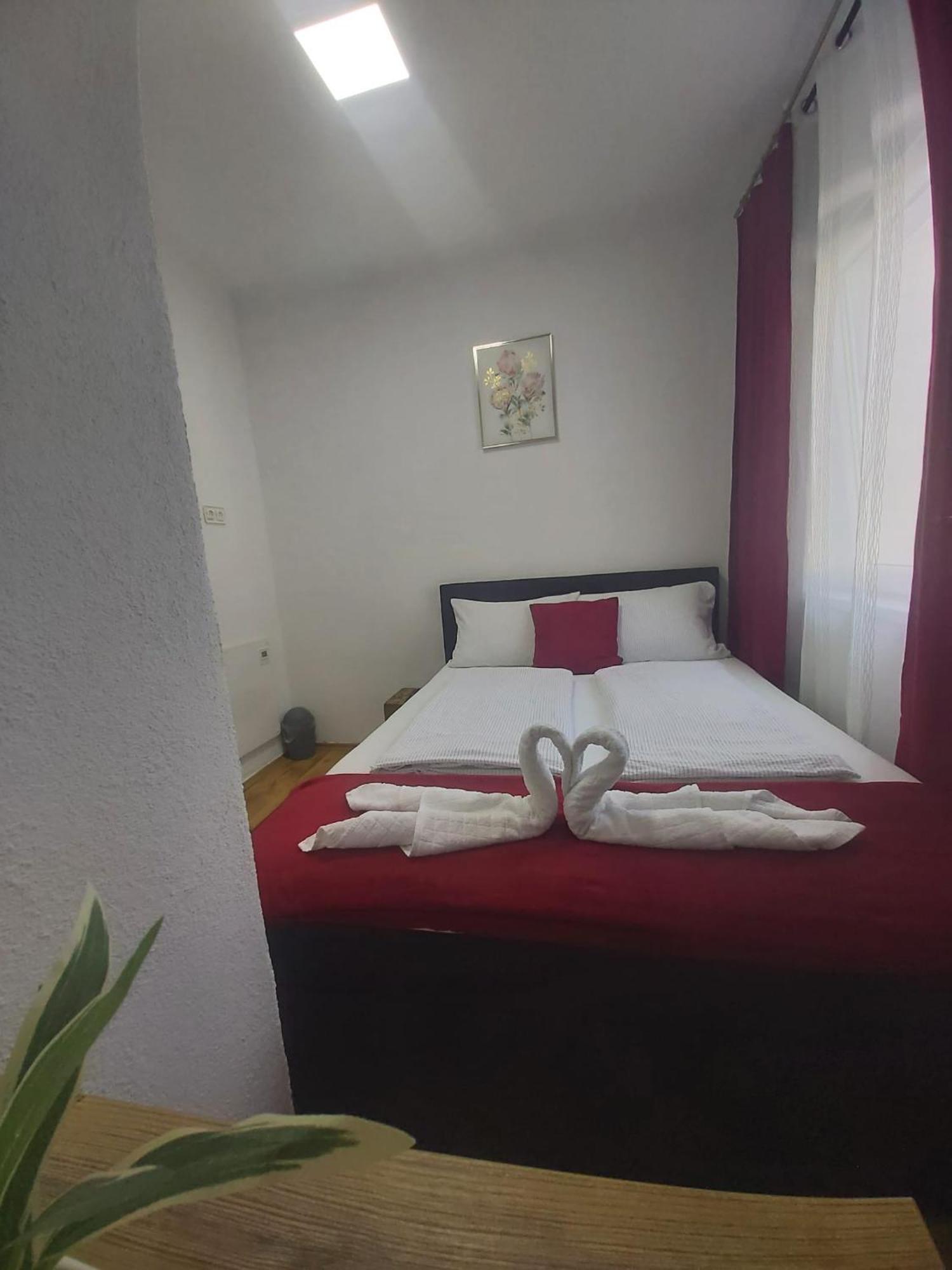 Panda Rooms Maribor Bagian luar foto