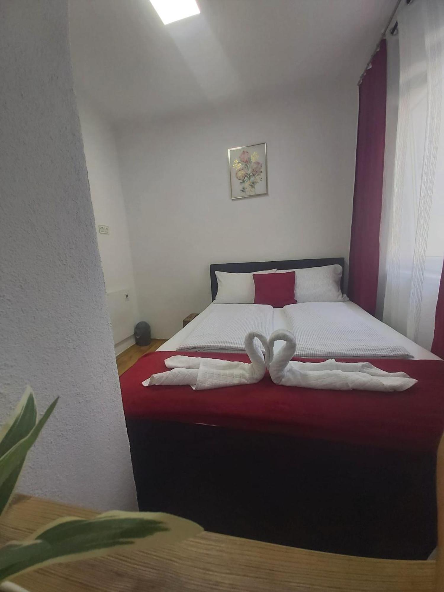 Panda Rooms Maribor Bagian luar foto