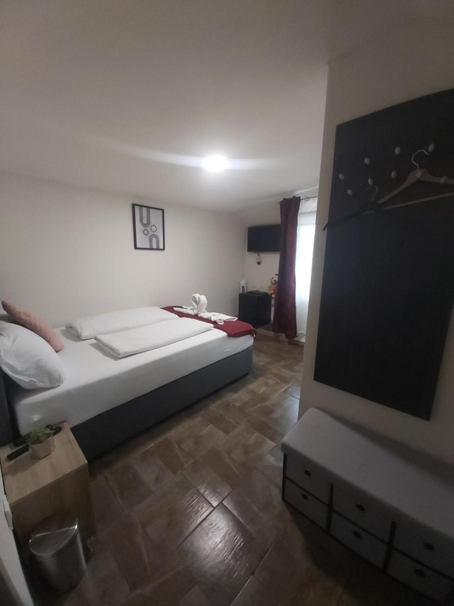 Panda Rooms Maribor Bagian luar foto
