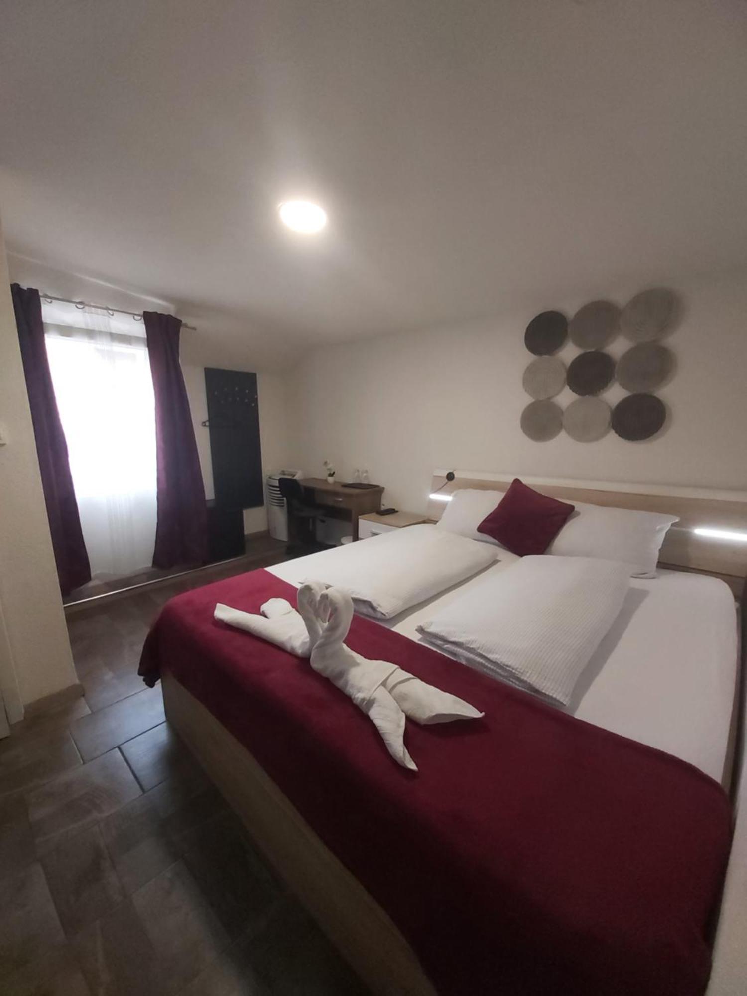 Panda Rooms Maribor Bagian luar foto