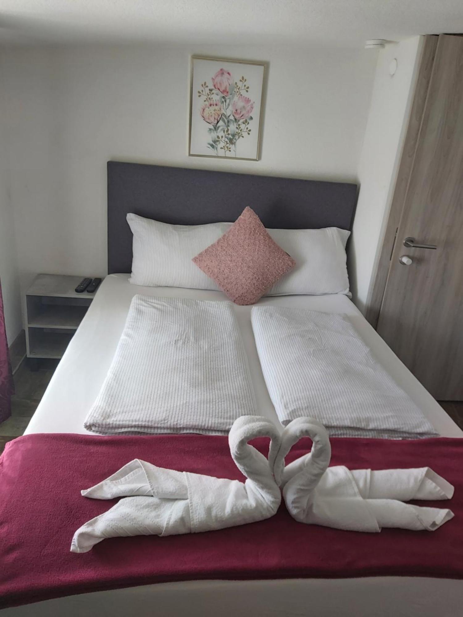 Panda Rooms Maribor Bagian luar foto