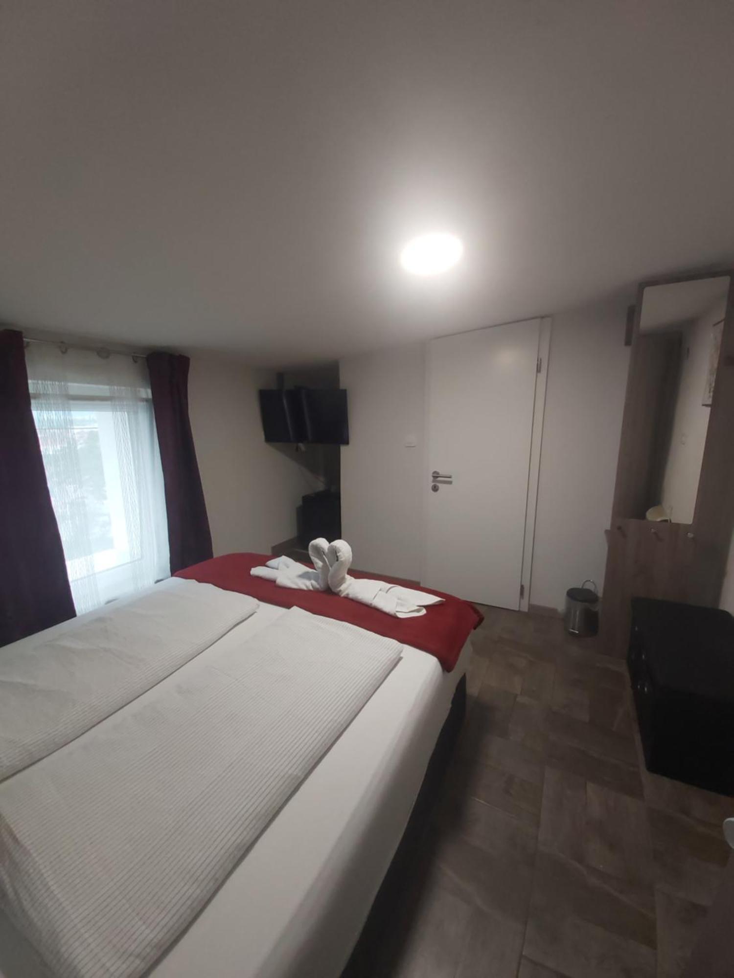Panda Rooms Maribor Bagian luar foto